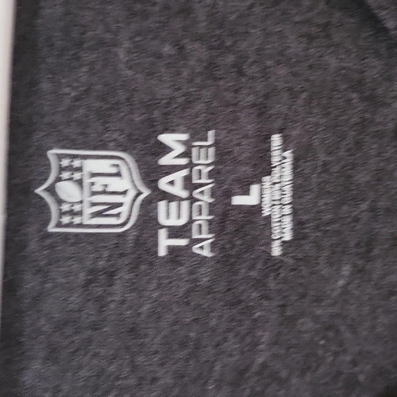 Cleveland Browns v neck - Picture 3 of 4